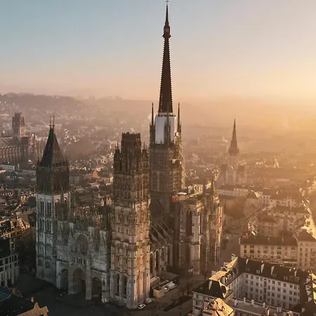 Anne Equipe A Proximite De La Gare Et Du Centre-ville Rouen